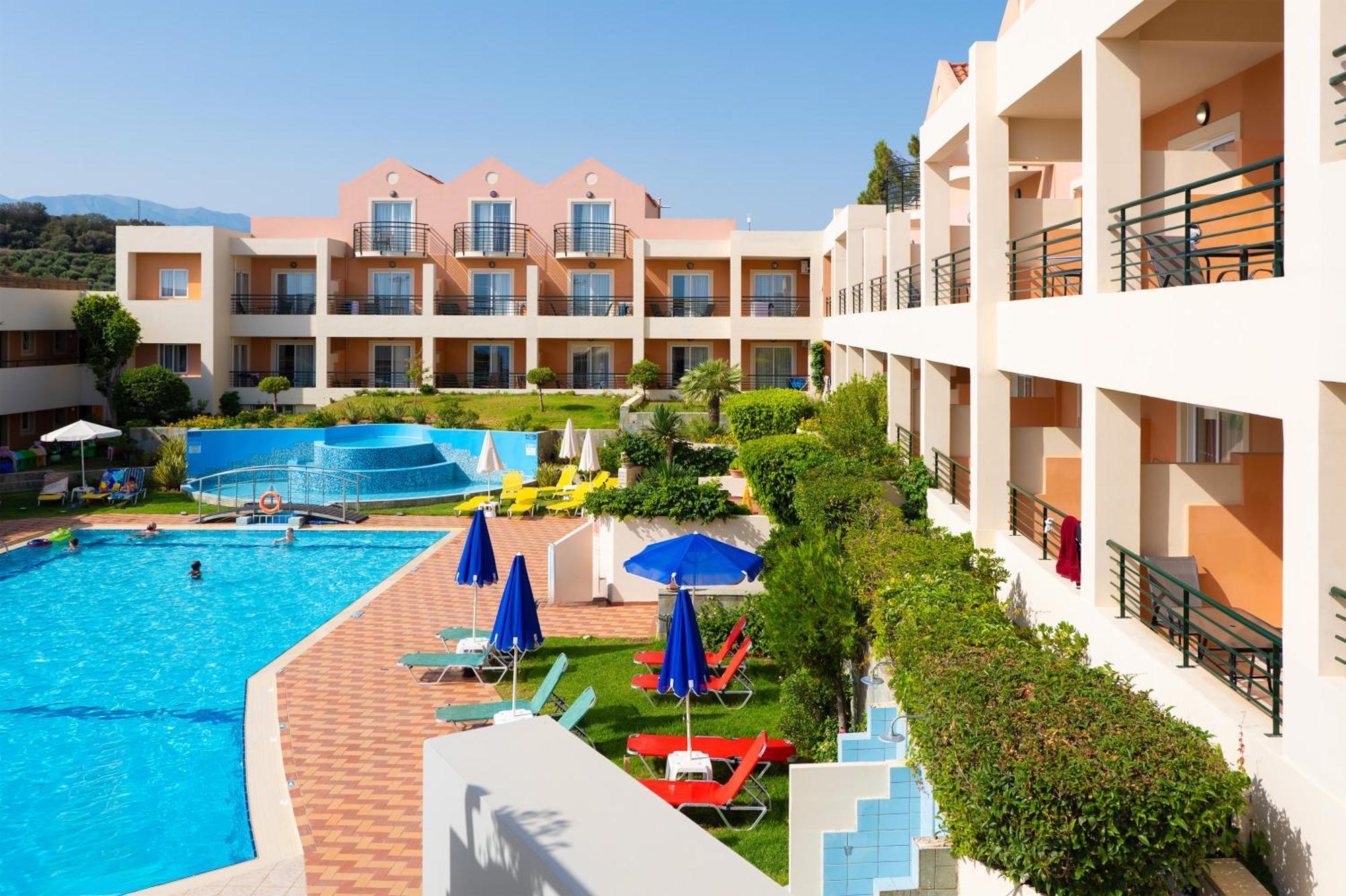 Stalós Pegasus Hotel מראה חיצוני תמונה