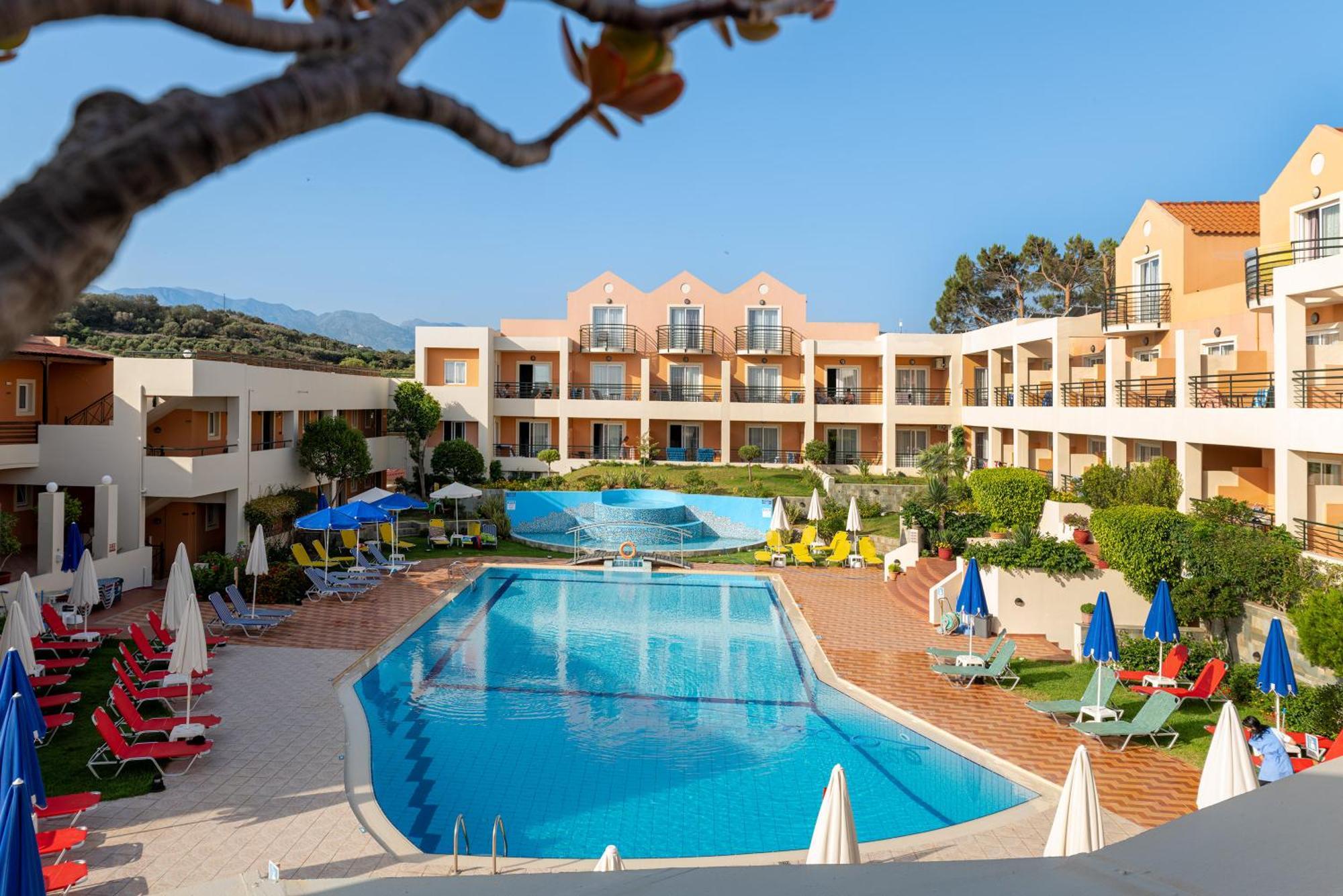 Stalós Pegasus Hotel מראה חיצוני תמונה